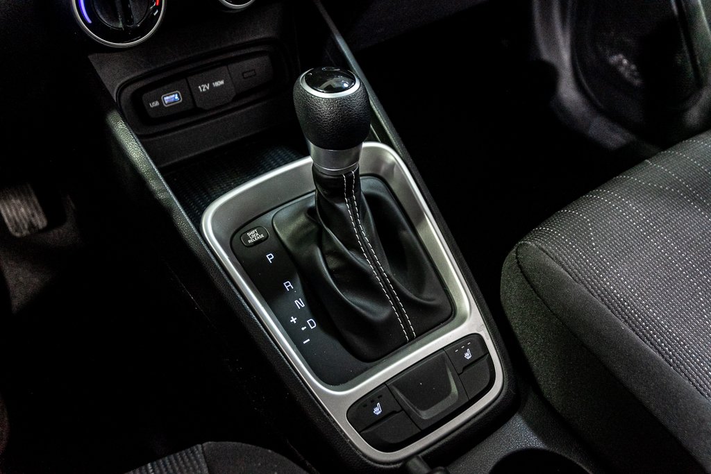 2022 Hyundai Venue ESSENTIEL CAMERA SIEGES CHAUFFANTS A/C BLUETOOTH in Montréal, Quebec - 28 - w1024h768px