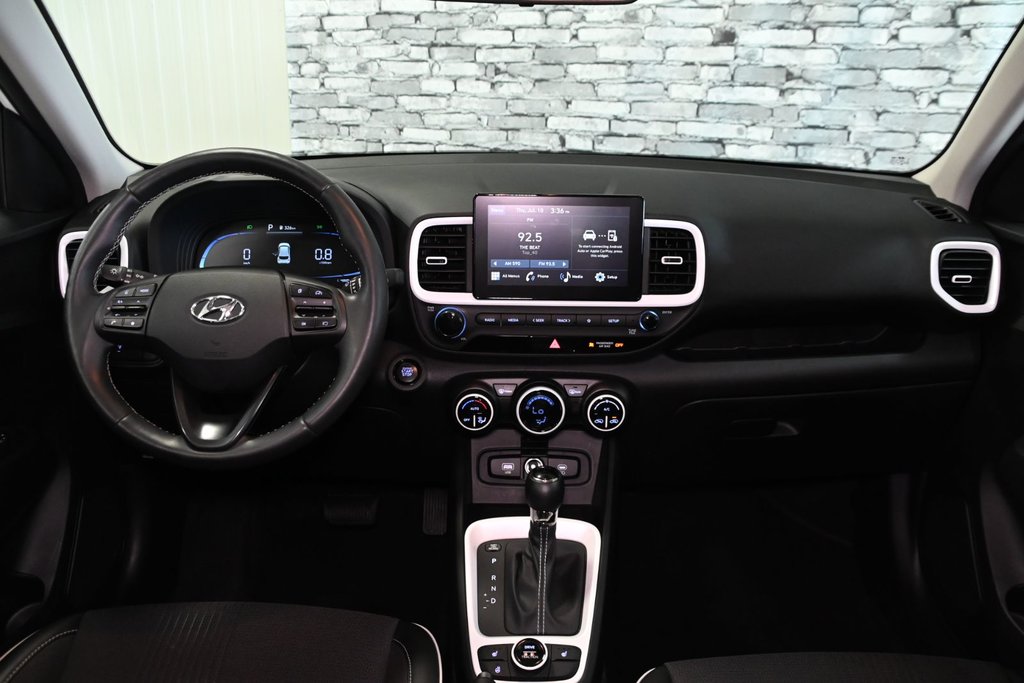 2023 Hyundai Venue ULTIMATE TOIT CARPLAY CAMERA DEM A DIST in Montréal, Quebec - 34 - w1024h768px