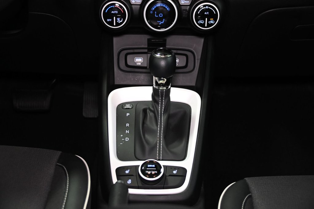 2023 Hyundai Venue ULTIMATE TOIT CARPLAY CAMERA DEM A DIST in Montréal, Quebec - 37 - w1024h768px