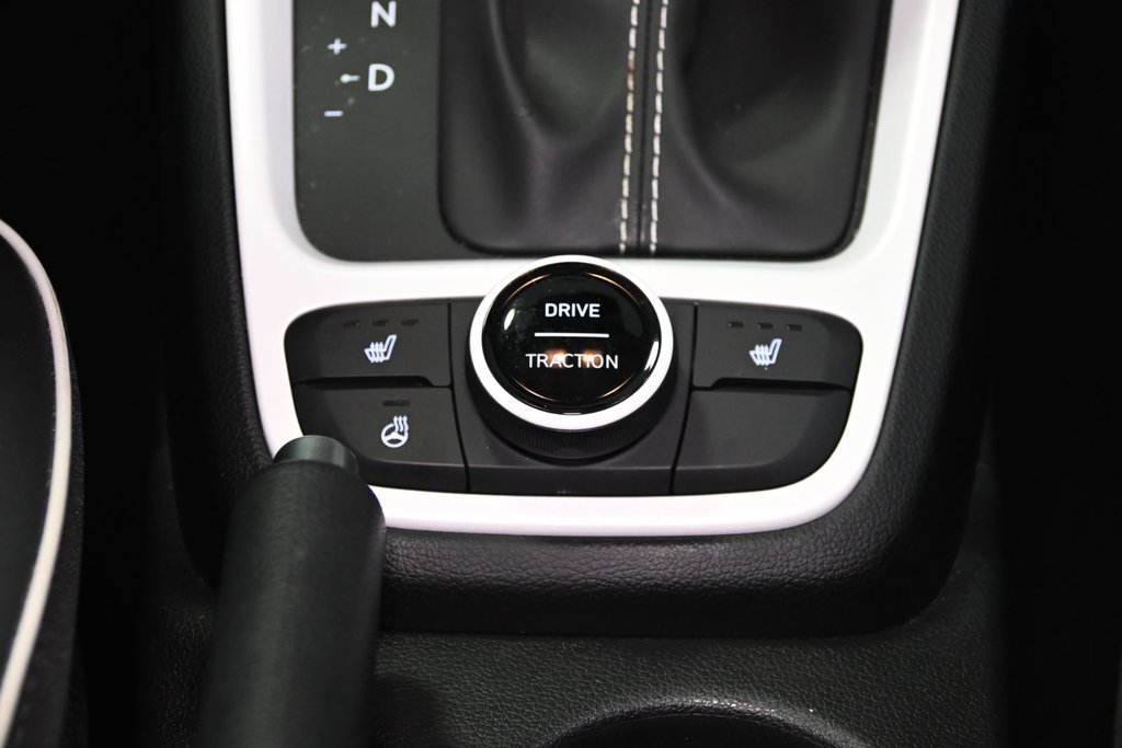 2023 Hyundai Venue ULTIMATE TOIT CARPLAY CAMERA DEM A DIST in Montréal, Quebec - 38 - w1024h768px