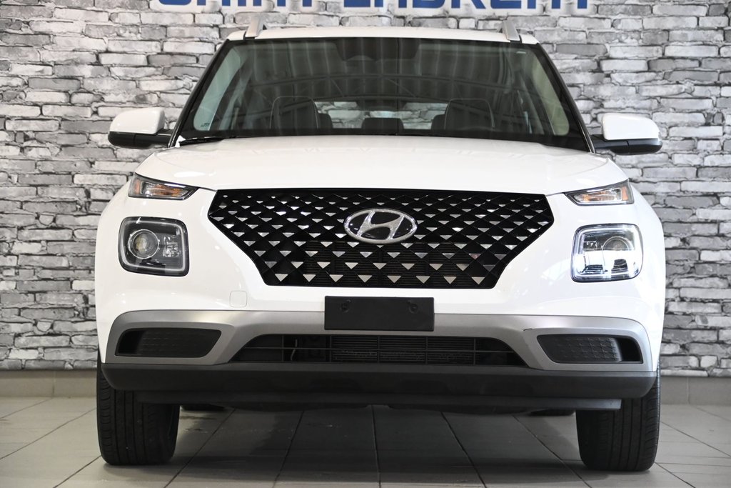 2023 Hyundai Venue ULTIMATE TOIT CARPLAY CAMERA DEM A DIST in Montréal, Quebec - 2 - w1024h768px