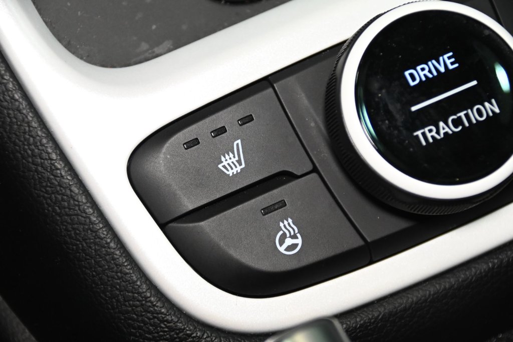 2023 Hyundai Venue ULTIMATE TOIT CARPLAY CAMERA DEM A DIST in Montréal, Quebec - 27 - w1024h768px