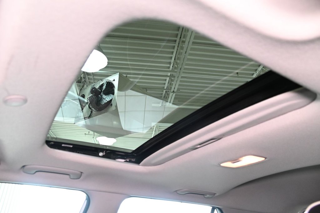2023 Hyundai Venue ULTIMATE TOIT CARPLAY CAMERA DEM A DIST in Montréal, Quebec - 24 - w1024h768px