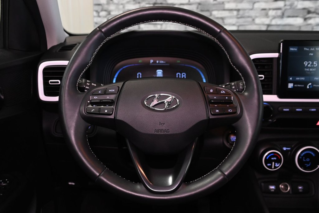 2023 Hyundai Venue ULTIMATE TOIT CARPLAY CAMERA DEM A DIST in Montréal, Quebec - 32 - w1024h768px