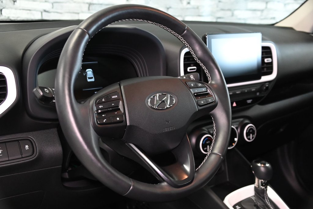 2023 Hyundai Venue ULTIMATE TOIT CARPLAY CAMERA DEM A DIST in Montréal, Quebec - 20 - w1024h768px