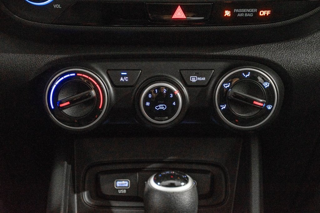 2023 Hyundai Venue ESSENTIAL A/C CAMERA SIEGES CHAUFFANTS BLUETOOTH in Montréal, Quebec - 24 - w1024h768px