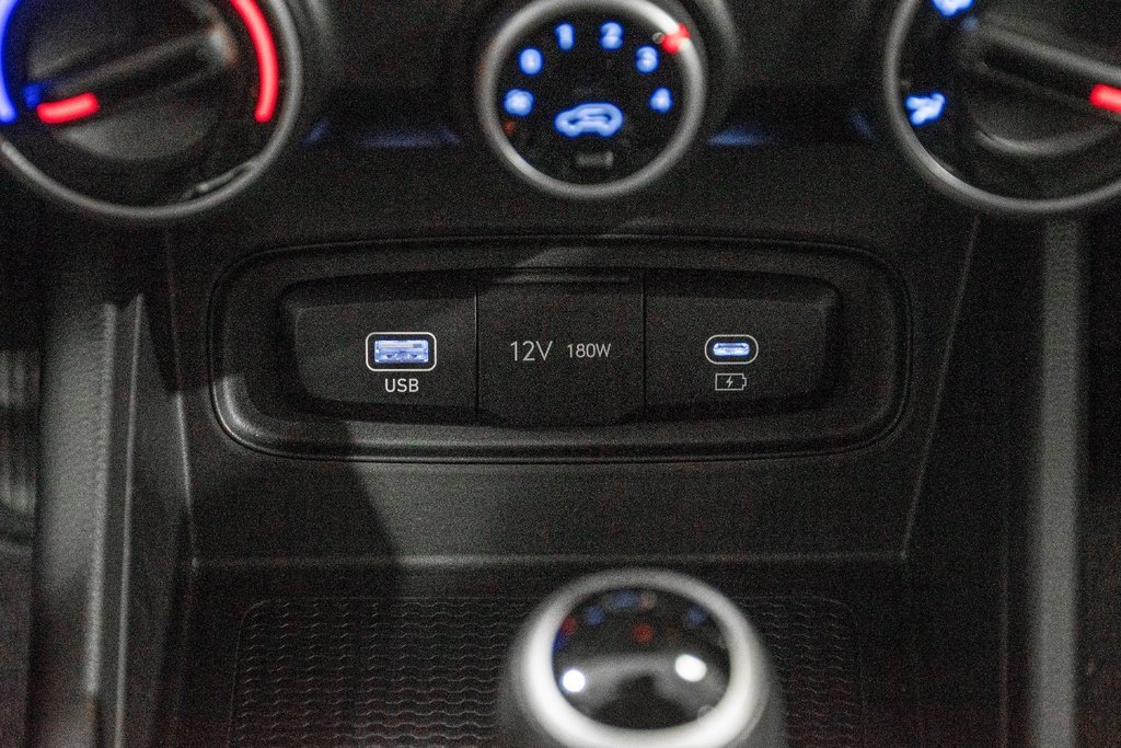 2023 Hyundai Venue ESSENTIAL A/C CAMERA SIEGES CHAUFFANTS BLUETOOTH in Montréal, Quebec - 25 - w1024h768px