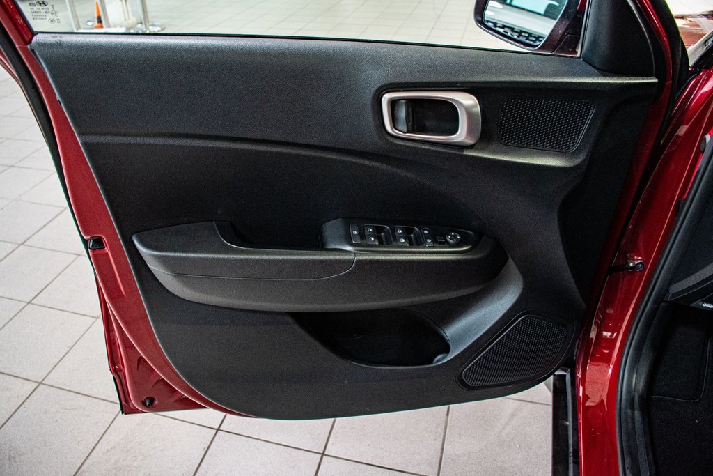 2023 Hyundai Venue ESSENTIAL A/C CAMERA SIEGES CHAUFFANTS BLUETOOTH in Montréal, Quebec - 15 - w1024h768px
