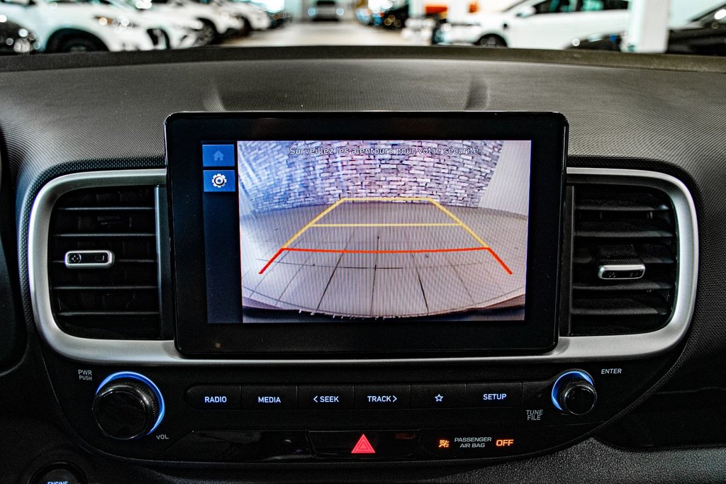 2023 Hyundai Venue PREFERRED CARPLAY SIEGES&VOLANT CHAUFFANTS CAMERA in Montréal, Quebec - 25 - w1024h768px
