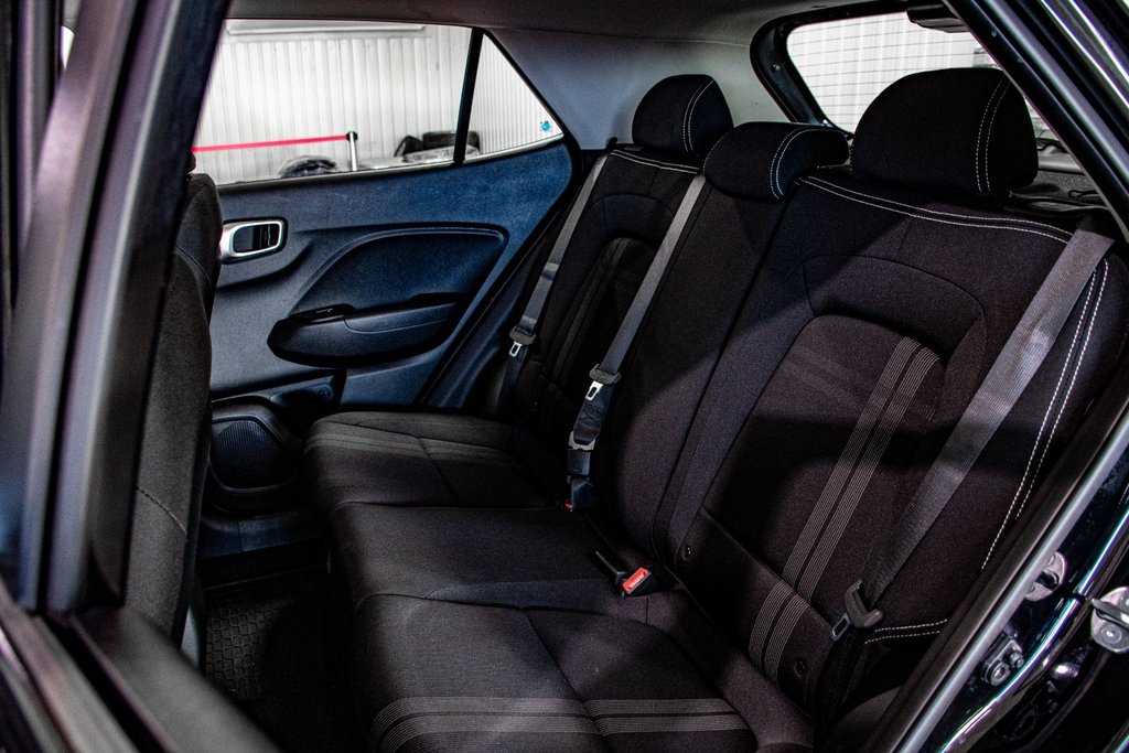 2023 Hyundai Venue PREFERRED CARPLAY SIEGES&VOLANT CHAUFFANTS CAMERA in Montréal, Quebec - 21 - w1024h768px