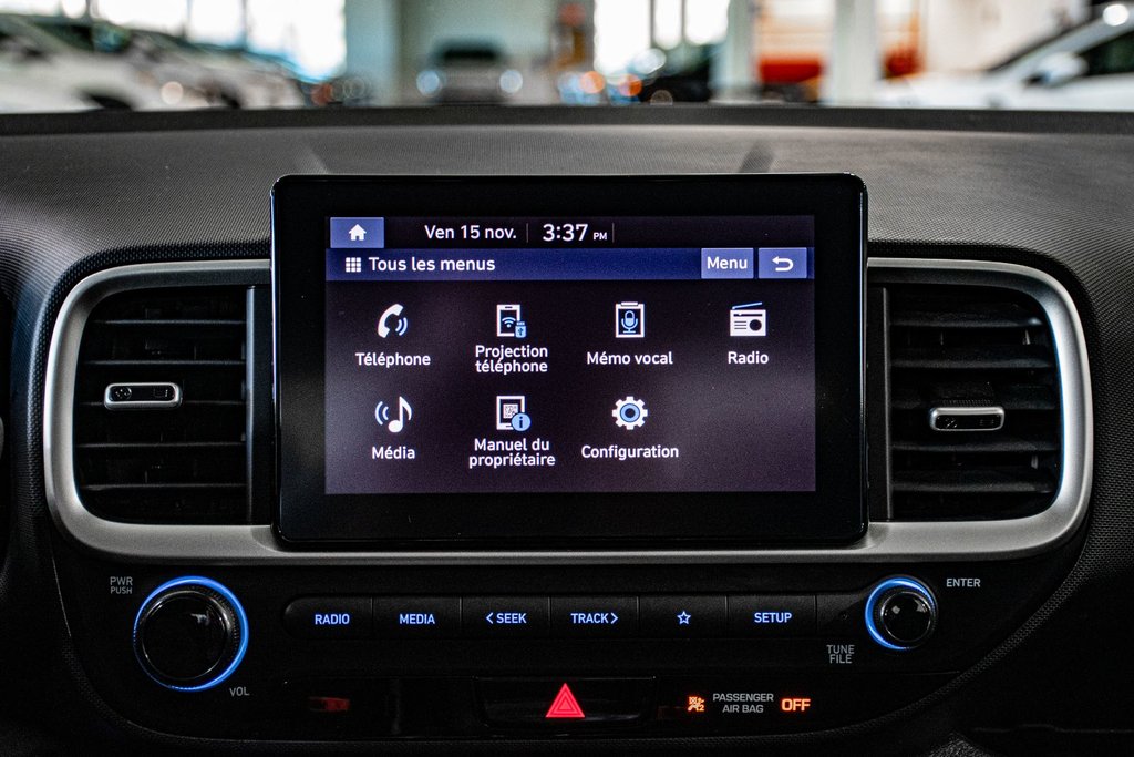 2023 Hyundai Venue PREFERRED CARPLAY SIEGES&VOLANT CHAUFFANTS CAMERA in Montréal, Quebec - 24 - w1024h768px