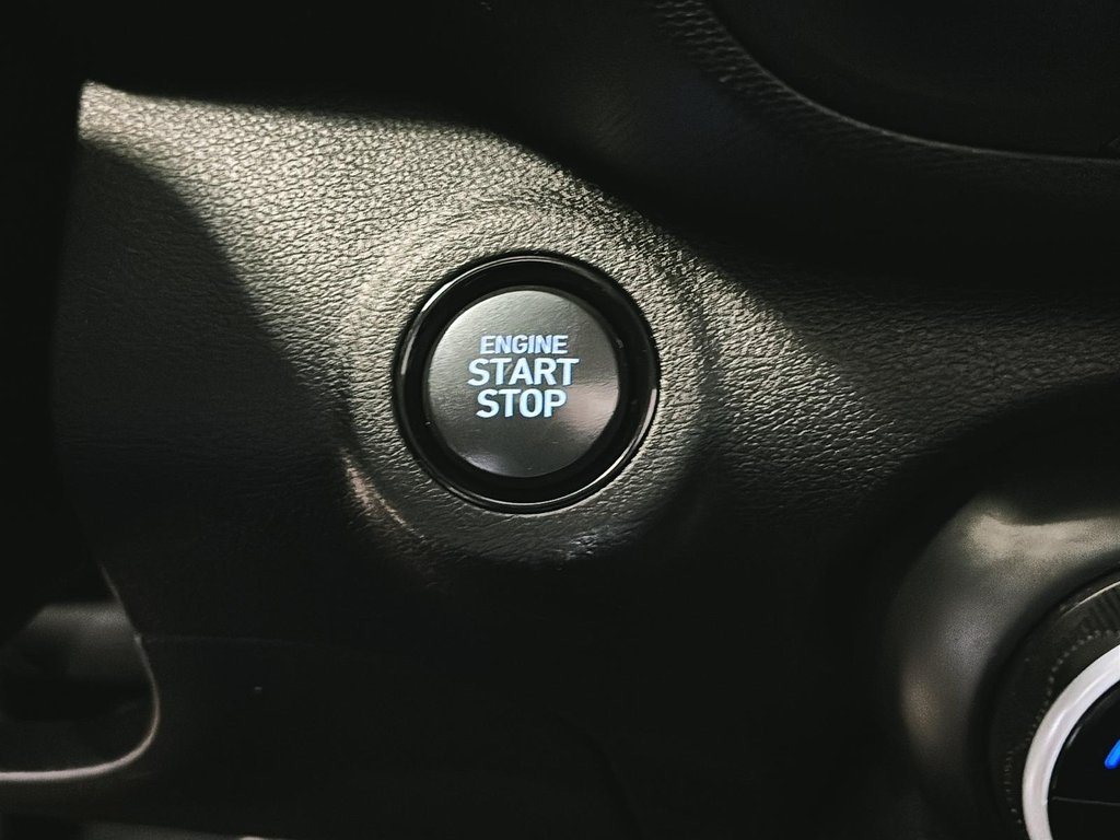 Hyundai Venue ULTIMATE TOIT BLUELINK CARPLAY CAMERA NAVI 2023 à Montréal, Québec - 32 - w1024h768px