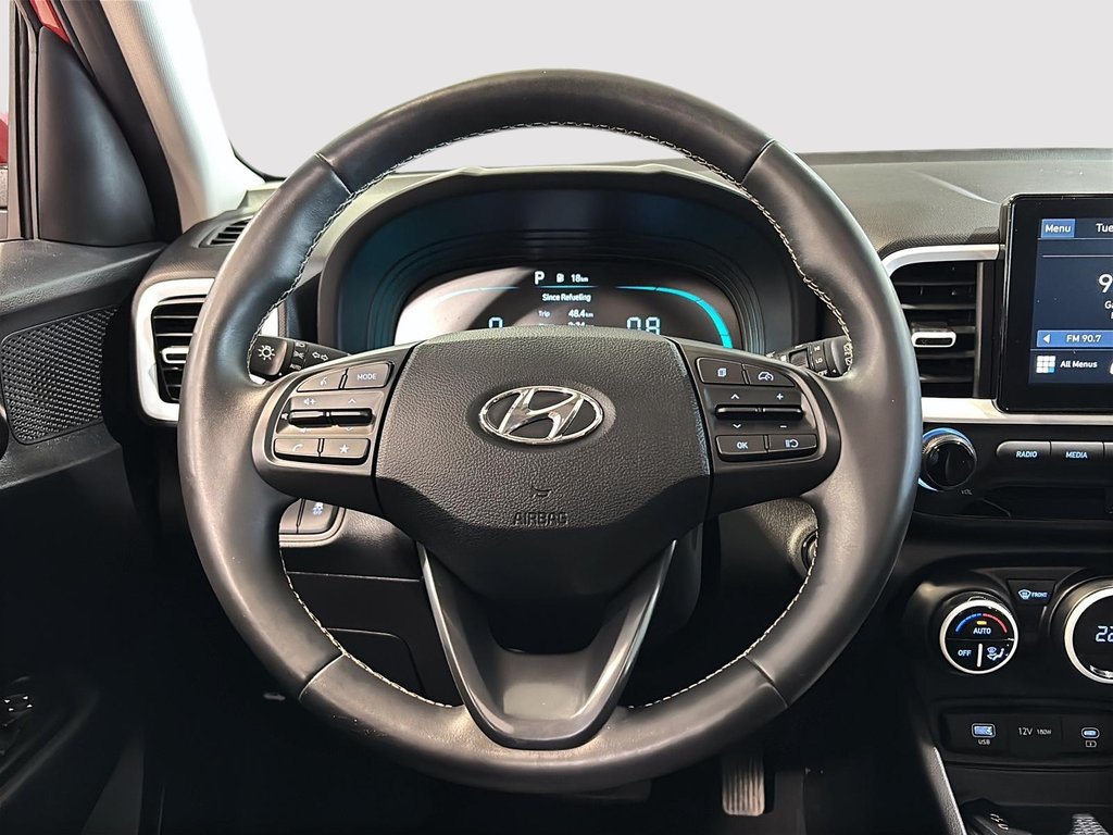 Hyundai Venue ULTIMATE TOIT BLUELINK CARPLAY CAMERA NAVI 2023 à Montréal, Québec - 24 - w1024h768px