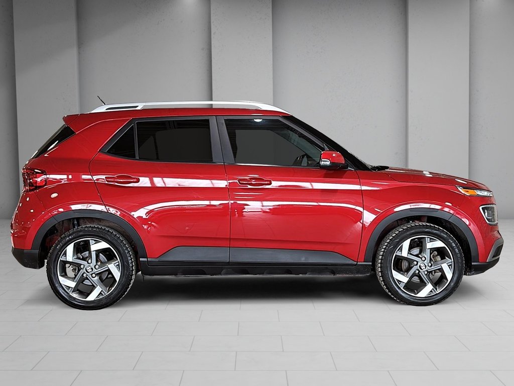 Hyundai Venue ULTIMATE TOIT BLUELINK CARPLAY CAMERA NAVI 2023 à Montréal, Québec - 11 - w1024h768px