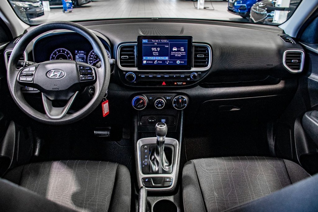 Hyundai Venue ESSENTIAL A/C CAMERA SIEGES CHAUFFANTS BLUETOOTH 2024 à Montréal, Québec - 3 - w1024h768px
