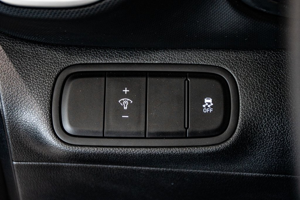 Hyundai Venue ESSENTIAL A/C CAMERA SIEGES CHAUFFANTS BLUETOOTH 2024 à Montréal, Québec - 32 - w1024h768px