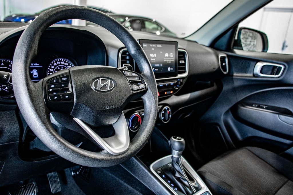 Hyundai Venue ESSENTIAL A/C CAMERA SIEGES CHAUFFANTS BLUETOOTH 2024 à Montréal, Québec - 13 - w1024h768px