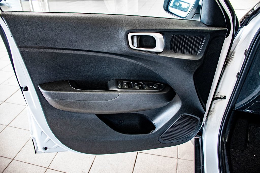 Hyundai Venue ESSENTIAL A/C CAMERA SIEGES CHAUFFANTS BLUETOOTH 2024 à Montréal, Québec - 15 - w1024h768px