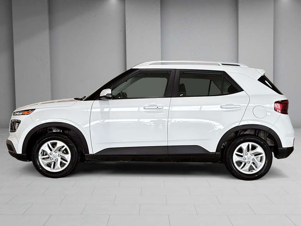2024 Hyundai Venue PREFERRED CAMERA SIEGES ET VOLANT CHAUFFANT MAGS in Montréal, Quebec - 3 - w1024h768px
