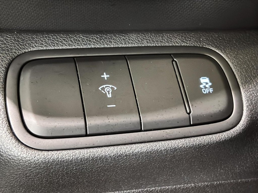 2024 Hyundai Venue PREFERRED CAMERA SIEGES ET VOLANT CHAUFFANT MAGS in Montréal, Quebec - 35 - w1024h768px