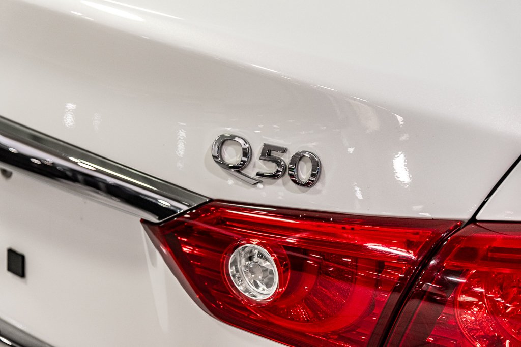 Infiniti Q50 SPORT V6 3.7L AWD CAMERA CUIR VITRES TEINTÉES 2015 à Montréal, Québec - 15 - w1024h768px