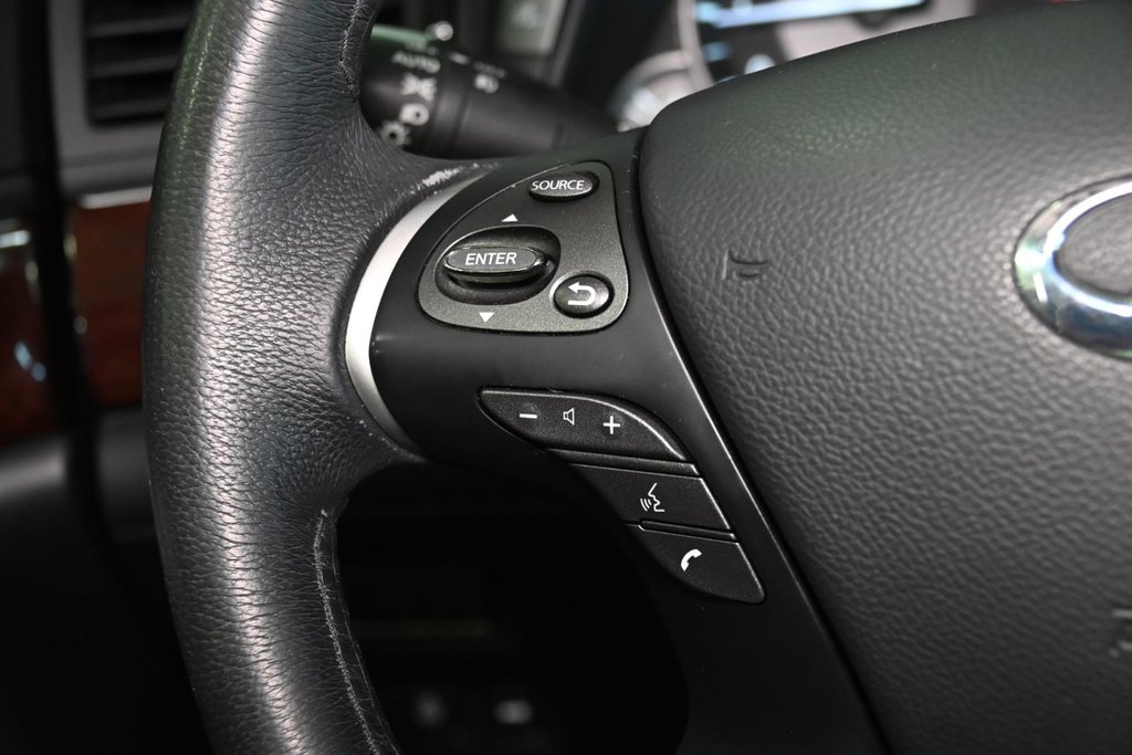 2016 Infiniti Q70 3.7 PREMIUM BOSE NAVI CAMERA TOIT PANORAMIQUE CUIR in Montréal, Quebec - 32 - w1024h768px