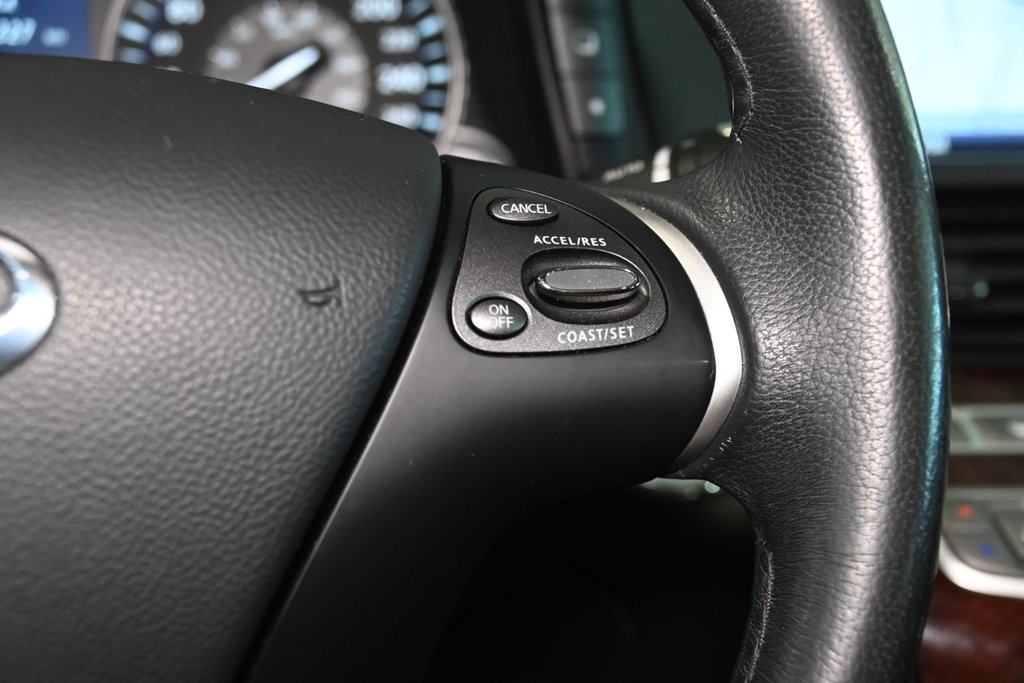 2016 Infiniti Q70 3.7 PREMIUM BOSE NAVI CAMERA TOIT PANORAMIQUE CUIR in Montréal, Quebec - 33 - w1024h768px
