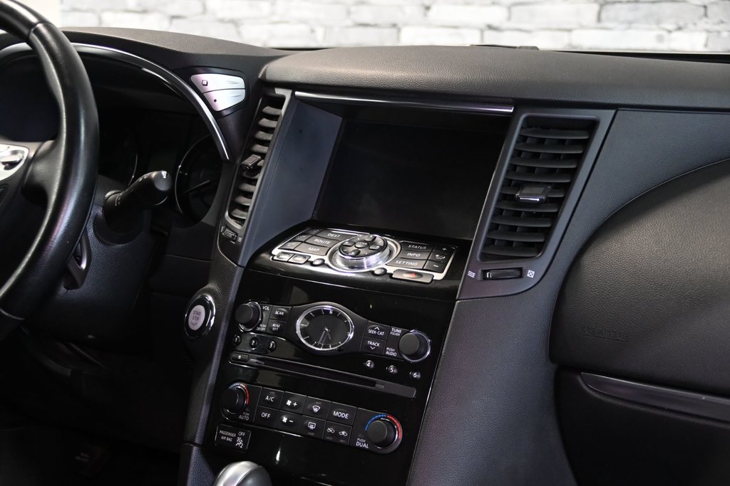 2017 Infiniti QX70 SPORT in Montréal, Quebec - 20 - w1024h768px