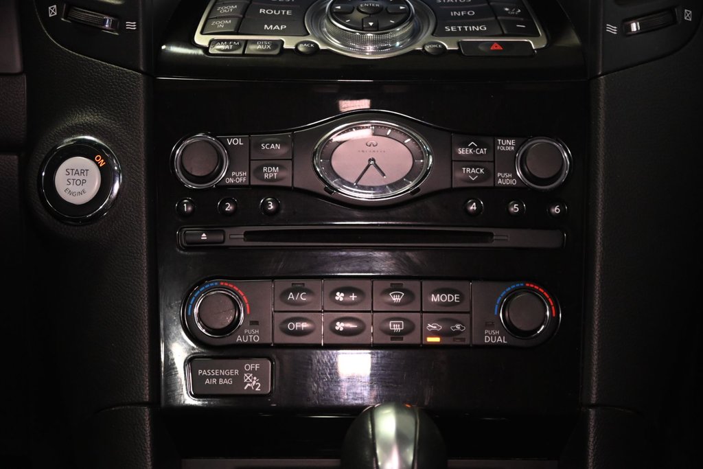 2017 Infiniti QX70 SPORT in Montréal, Quebec - 39 - w1024h768px