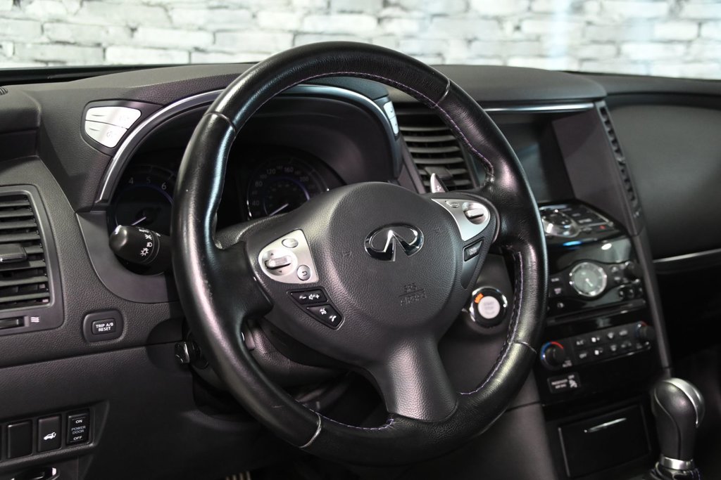 2017 Infiniti QX70 SPORT in Montréal, Quebec - 21 - w1024h768px