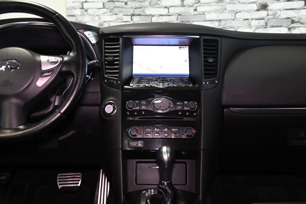 2017 Infiniti QX70 SPORT in Montréal, Quebec - 37 - w1024h768px