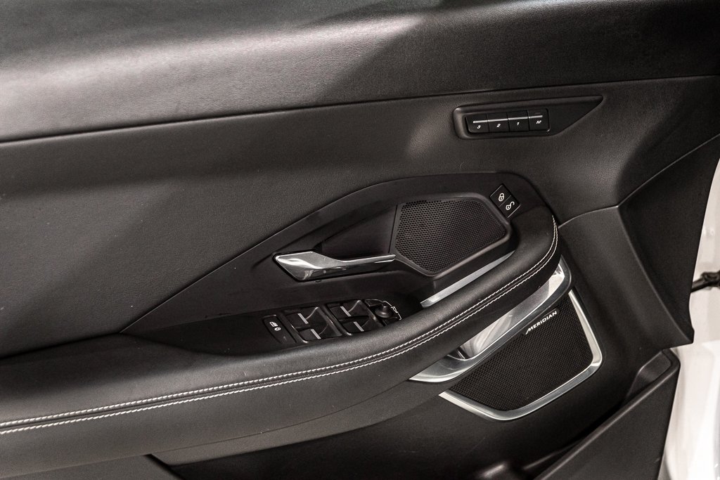 Jaguar E-PACE R-DYNAMIC HSE AWD TOIT PANORAMIQUE CUIR GPS CAMERA 2018 à Montréal, Québec - 17 - w1024h768px