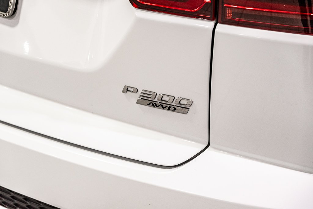 Jaguar E-PACE R-DYNAMIC HSE AWD TOIT PANORAMIQUE CUIR GPS CAMERA 2018 à Montréal, Québec - 15 - w1024h768px