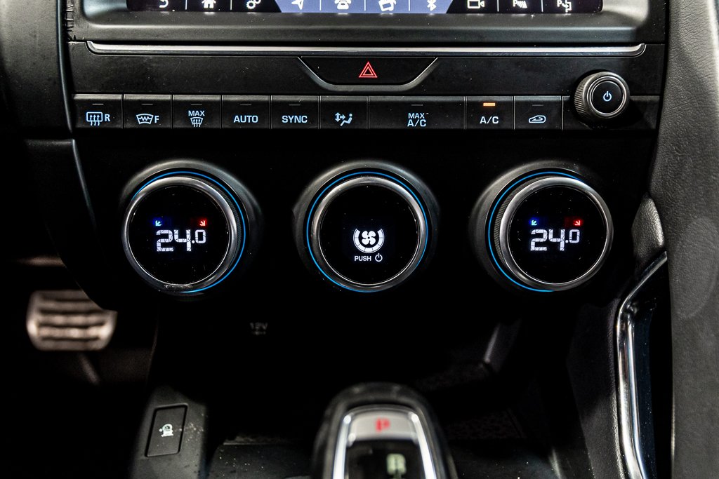 Jaguar E-PACE R-DYNAMIC HSE AWD TOIT PANORAMIQUE CUIR GPS CAMERA 2018 à Montréal, Québec - 31 - w1024h768px