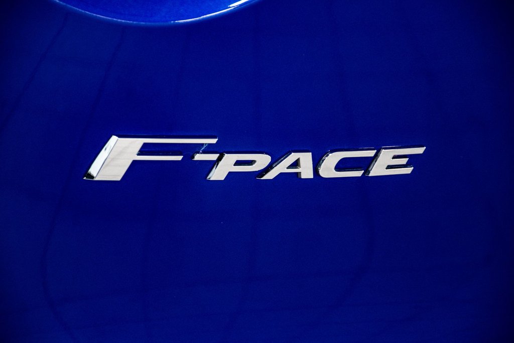 Jaguar F-PACE R-SPORT V6 NAVIGATION TOIT PANORAMIQUE MAGS 22'' 2019 à Montréal, Québec - 17 - w1024h768px