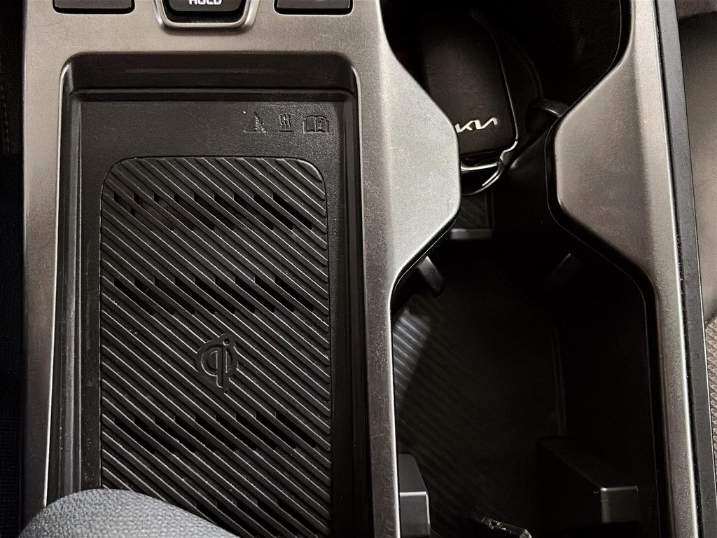 2024 Kia EV6 AWD LAND GPS MAGS SIEGE CHAUFFANT CARPLAY CHARGEUR in Montréal, Quebec - 35 - w1024h768px
