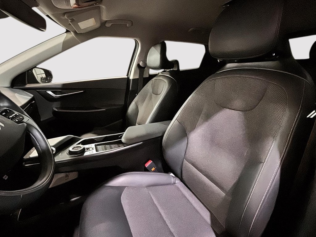 2024 Kia EV6 AWD LAND GPS MAGS SIEGE CHAUFFANT CARPLAY CHARGEUR in Montréal, Quebec - 20 - w1024h768px
