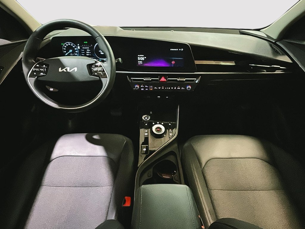 Kia Niro EV WIND+ GPS CAMERA CARPLAY KEYLESS VOLANT CHAUFFANT 2025 à Montréal, Québec - 17 - w1024h768px
