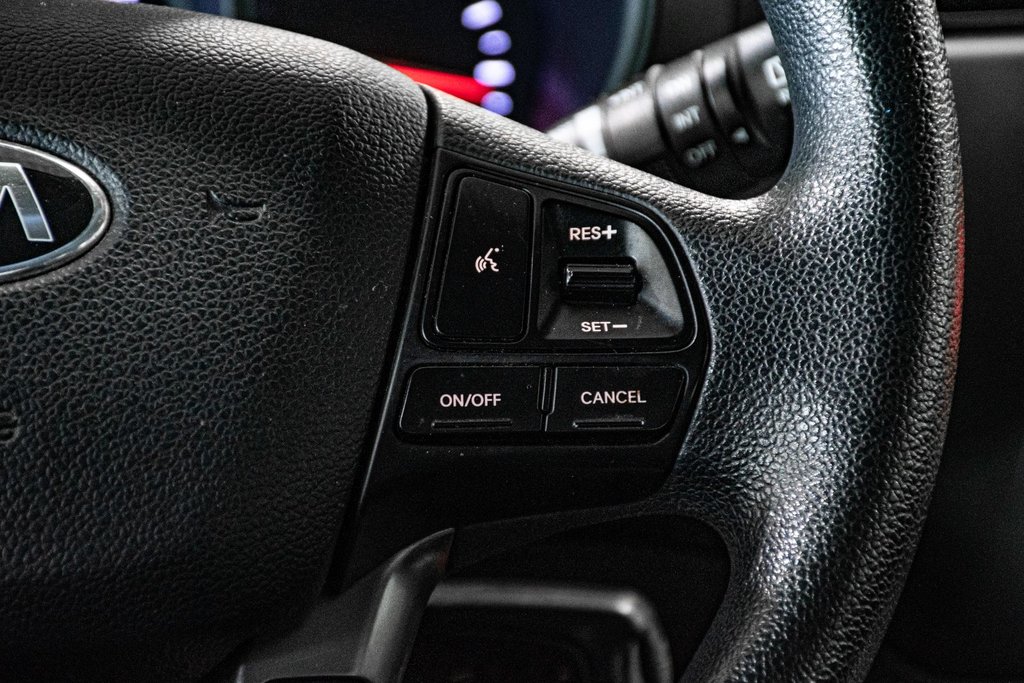 2013 Kia Rio LX SIEGES CHAUFFANTS AIR CLIMATISÉ MANUELLE in Montréal, Quebec - 29 - w1024h768px