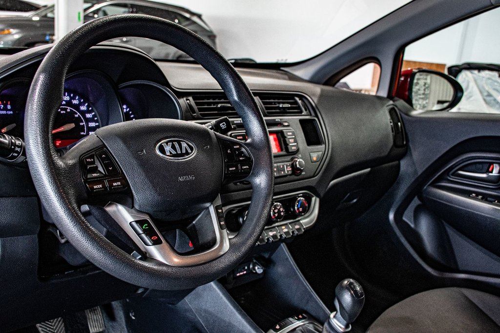2013 Kia Rio LX SIEGES CHAUFFANTS AIR CLIMATISÉ MANUELLE in Montréal, Quebec - 16 - w1024h768px