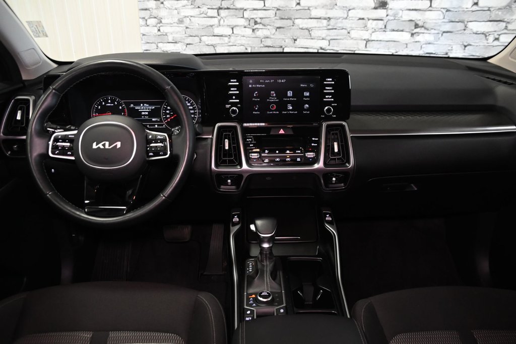 2023 Kia Sorento X-LINE 7 PASSAGERS CARPLAY CAMERA in Montréal, Quebec - 35 - w1024h768px