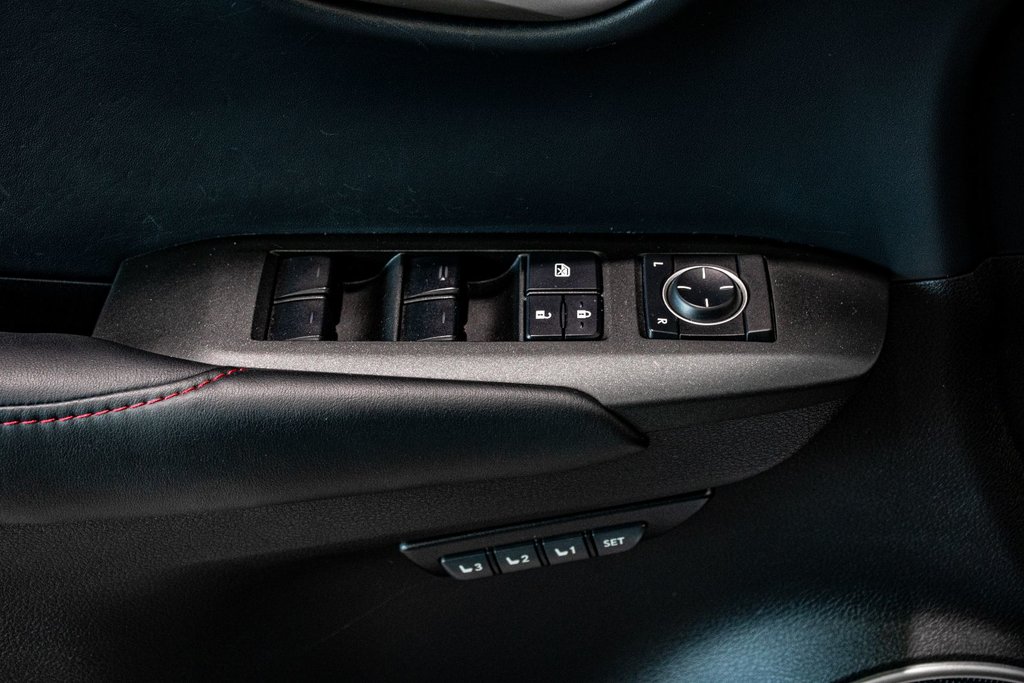 Lexus NX 200t F-SPORT NAVI CAMERA TOIT KEYLESS CUIR KEYLESS 2015 à Montréal, Québec - 24 - w1024h768px