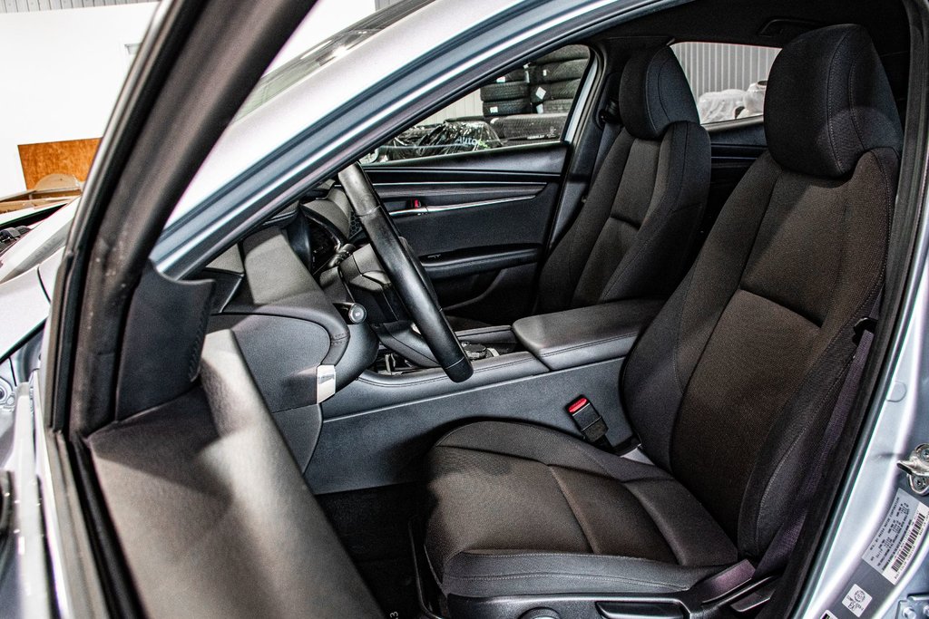 2019 Mazda 3 Sport AWD CARPLAY CAMERA KEYLESS VOLANT CHAUFFANT in Montréal, Quebec - 21 - w1024h768px