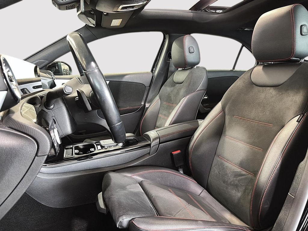 Mercedes-Benz A-Class A 220 4MATIC AMG Night Package, TOIT CUIR 2022 à Montréal, Québec - 9 - w1024h768px