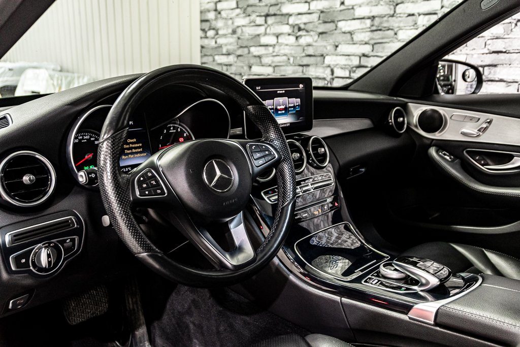 2017 Mercedes-Benz C-Class C 300 4MATIC CUIR TOIT PANORAMIQUE NAVI AMG PACK in Montréal, Quebec - 16 - w1024h768px