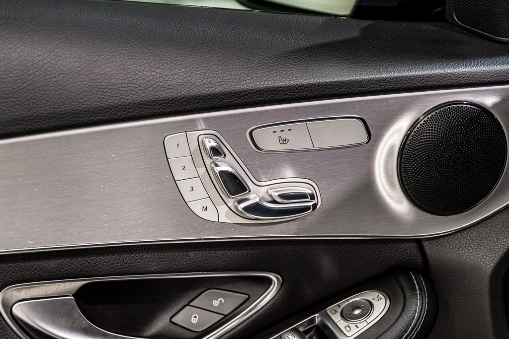 2017 Mercedes-Benz C-Class C 300 4MATIC CUIR TOIT PANORAMIQUE NAVI AMG PACK in Montréal, Quebec - 15 - w1024h768px