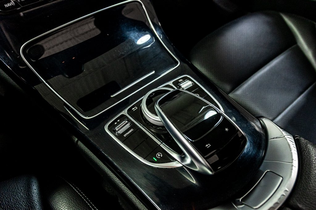 2017 Mercedes-Benz C-Class C 300 4MATIC CUIR TOIT PANORAMIQUE NAVI AMG PACK in Montréal, Quebec - 27 - w1024h768px