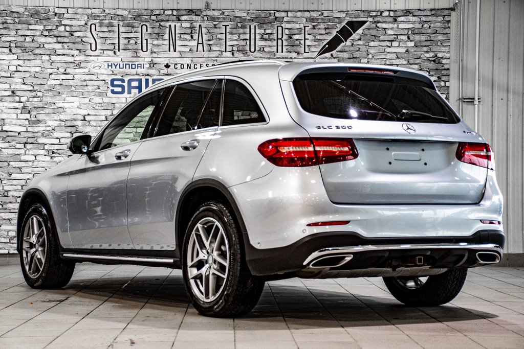 2016 Mercedes-Benz GLC 300 4MATIC TOIT PANORAMIQUE CUIR NAVIGATION in Montréal, Quebec - 3 - w1024h768px