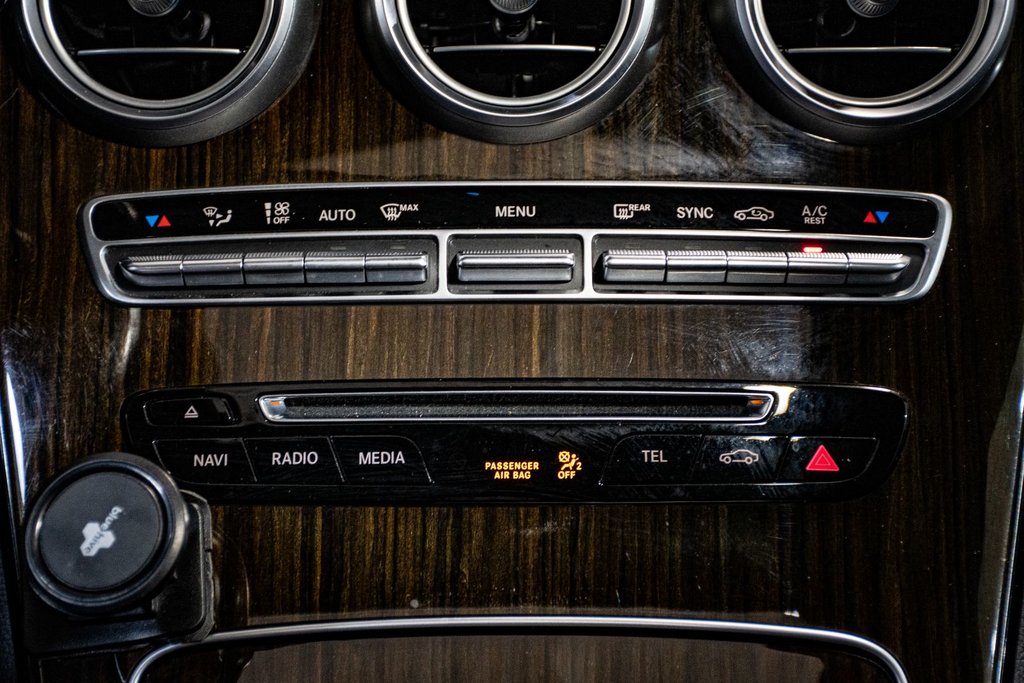 2016 Mercedes-Benz GLC 300 4MATIC TOIT PANORAMIQUE CUIR NAVIGATION in Montréal, Quebec - 29 - w1024h768px