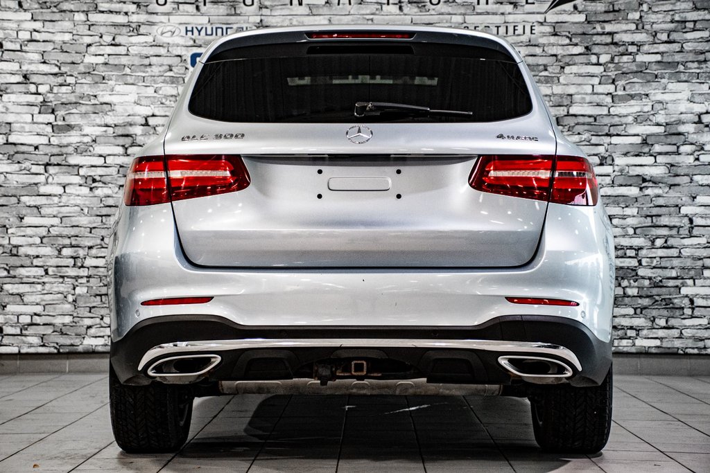 2016 Mercedes-Benz GLC 300 4MATIC TOIT PANORAMIQUE CUIR NAVIGATION in Montréal, Quebec - 17 - w1024h768px